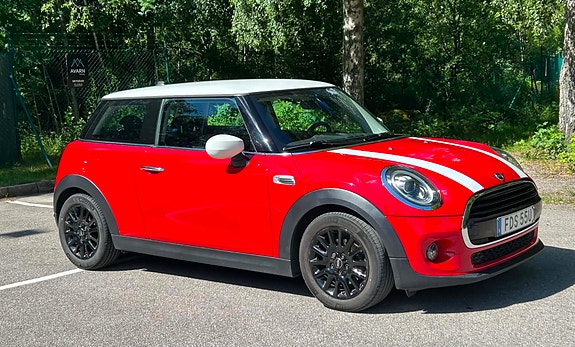 MINI Cooper 4 of 5