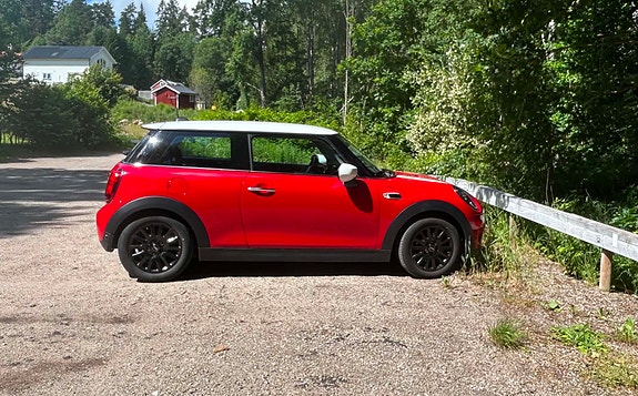 MINI Cooper 3 of 5
