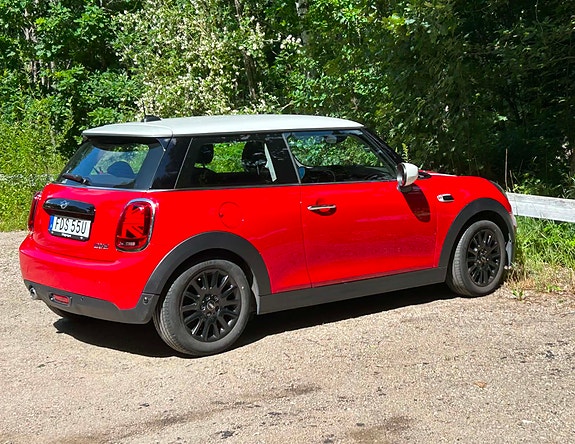 MINI Cooper 2 of 5