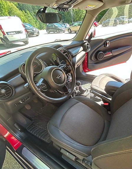 MINI Cooper 5 of 5