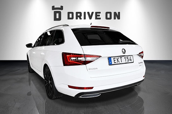 Skoda Superb 3 of 5