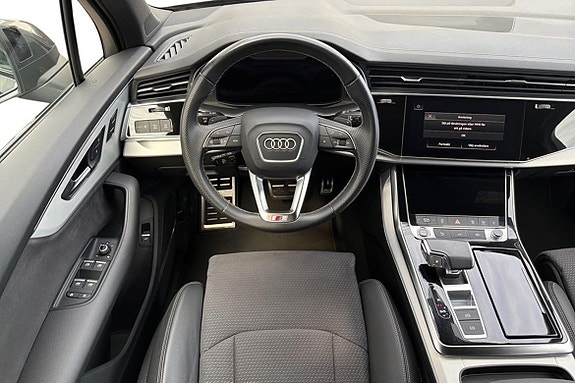Audi Q7 9 of 24