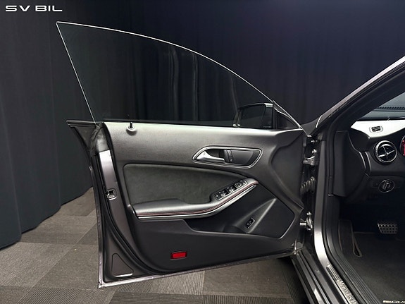 Mercedes-Benz CLA220 d 9 of 30