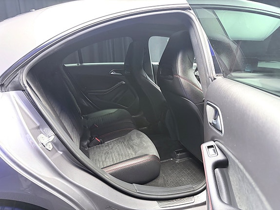 Mercedes-Benz CLA220 d 17 of 30