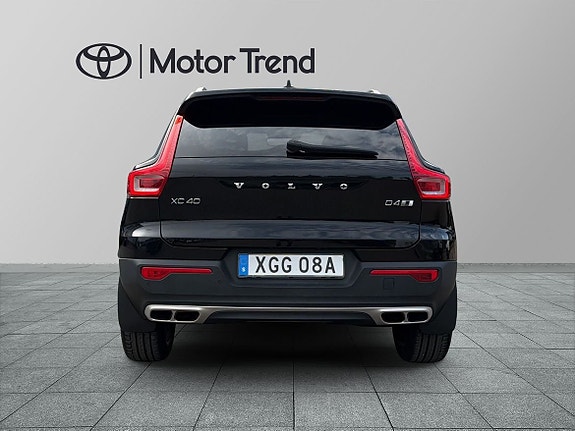 Volvo XC40 4 of 5
