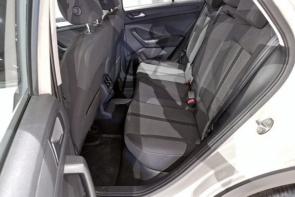 Volkswagen T-Roc 13 of 14