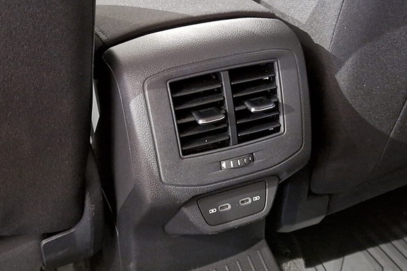 Volkswagen T-Roc 14 of 14