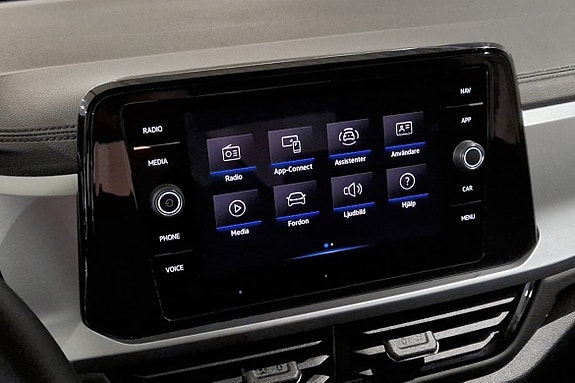 Volkswagen T-Roc 10 of 14