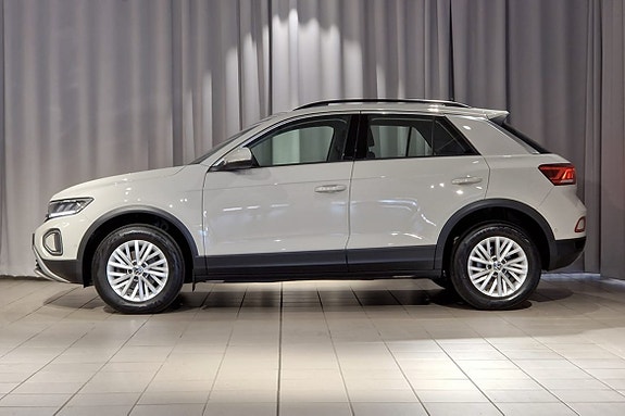 Volkswagen T-Roc 2 of 5