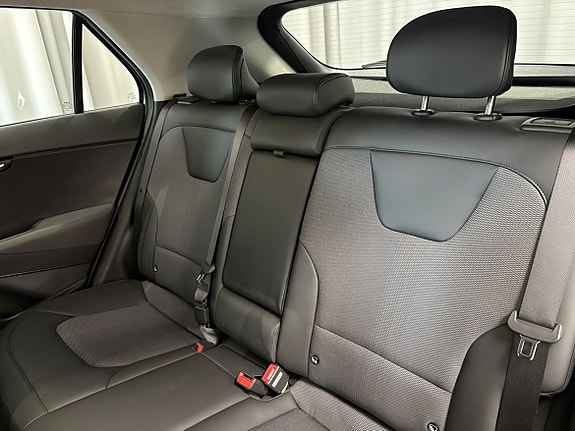 Kia Niro 7 of 11