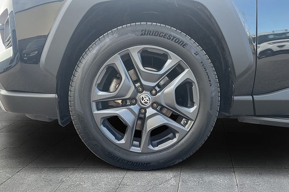 Toyota RAV4 14 of 22