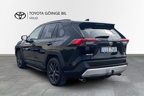 Toyota RAV4 3 of 5