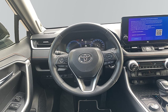 Toyota RAV4 9 of 22