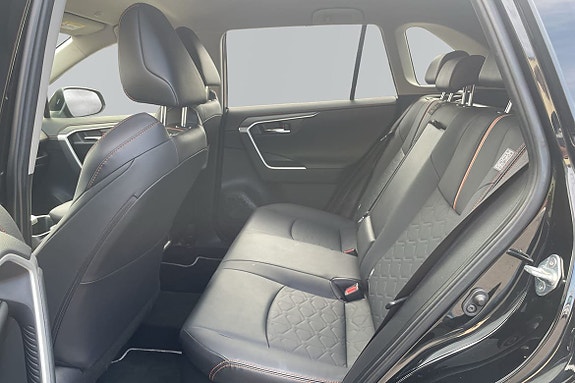Toyota RAV4 11 of 22