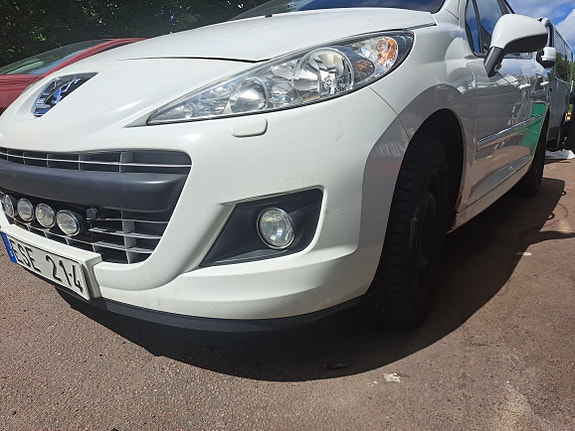 Peugeot 207 3 of 3