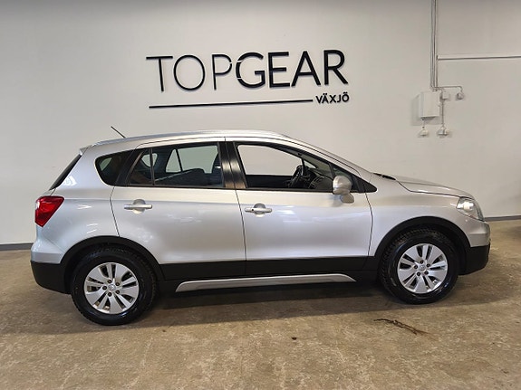 Suzuki S-Cross 4 of 5