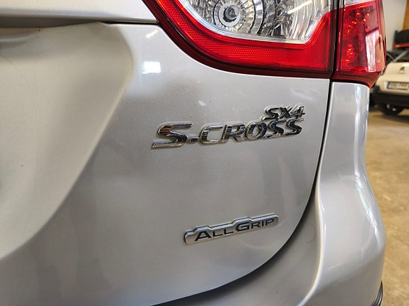Suzuki S-Cross 8 of 14