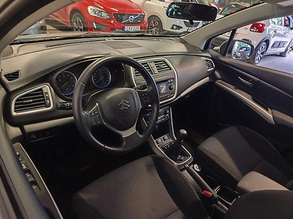 Suzuki S-Cross 12 of 14