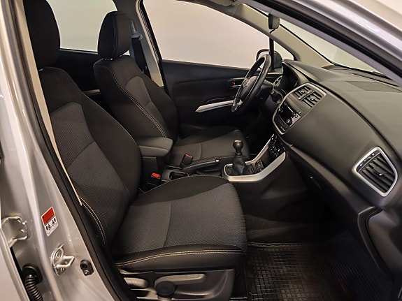 Suzuki S-Cross 9 of 14