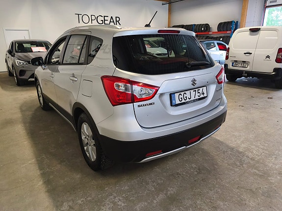 Suzuki S-Cross 5 of 5