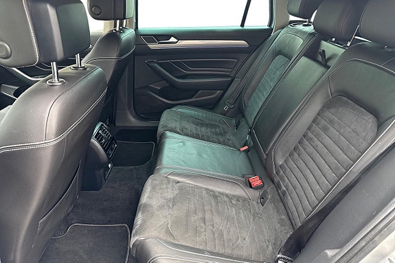 Volkswagen Passat 24 of 25