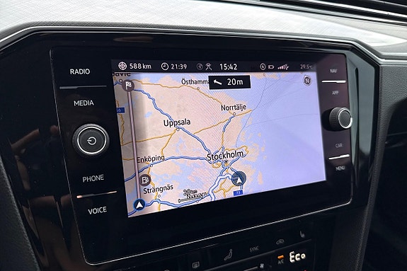 Volkswagen Passat 19 of 25
