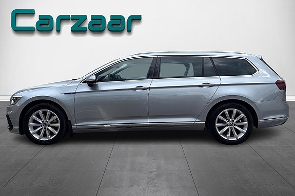 Volkswagen Passat 2 of 25