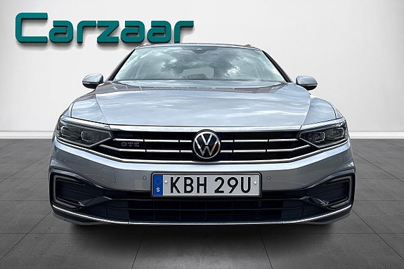 Volkswagen Passat 8 of 25