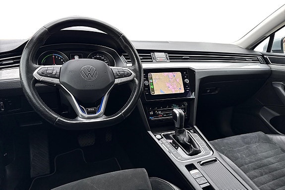 Volkswagen Passat 9 of 25