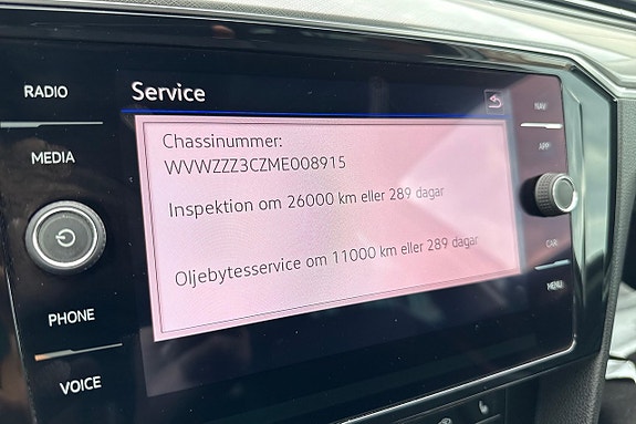 Volkswagen Passat 21 of 25