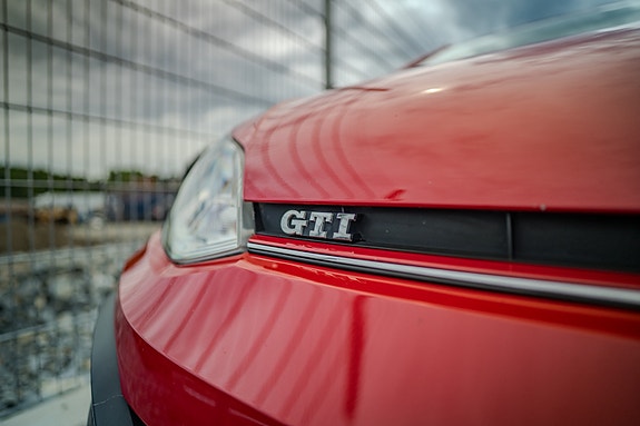 Volkswagen UP! 4 of 5