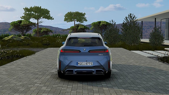 BMW iX3 5 of 13