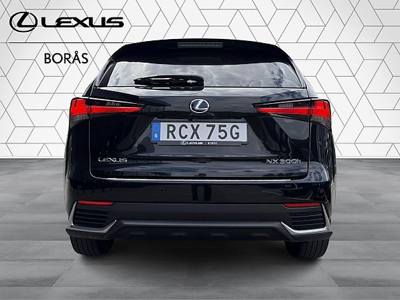 Lexus NX300h 6 of 23