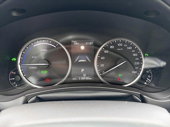Lexus NX300h 13 of 23