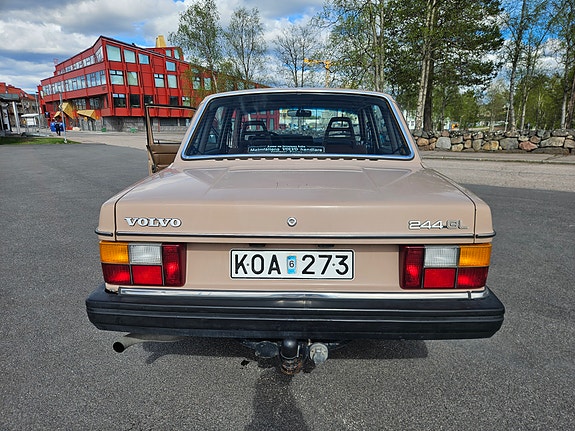 Volvo 244 6 of 11