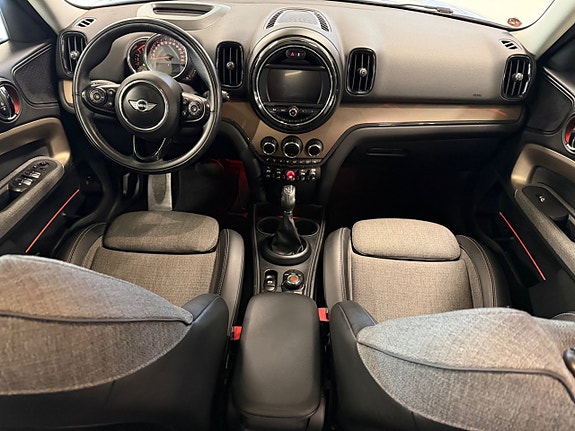 MINI Countryman Cooper D 8 of 17