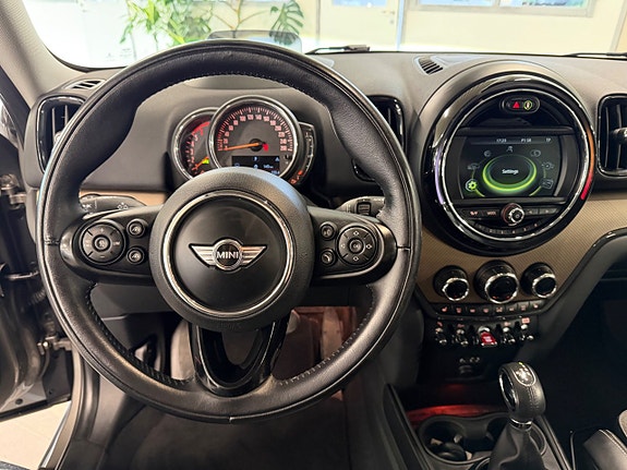 MINI Countryman Cooper D 13 of 17