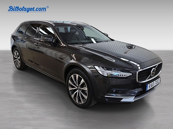 Volvo V90 Cross Country 3 of 12