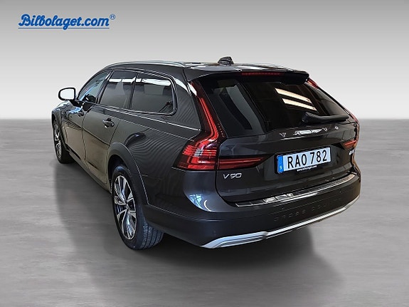Volvo V90 Cross Country 7 of 12