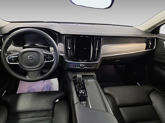 Volvo V90 Cross Country 9 of 12