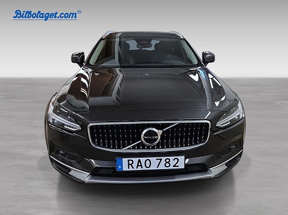 Volvo V90 Cross Country 2 of 12