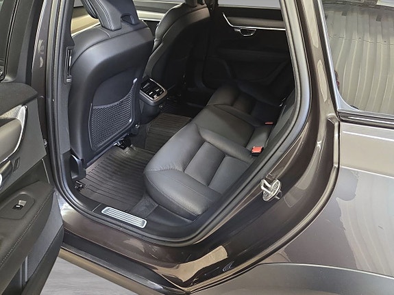 Volvo V90 Cross Country 11 of 12