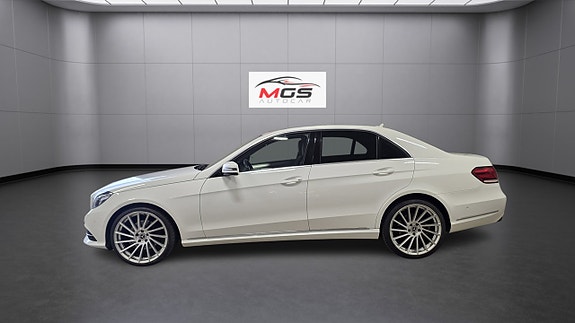 Mercedes-Benz E220 6 of 25