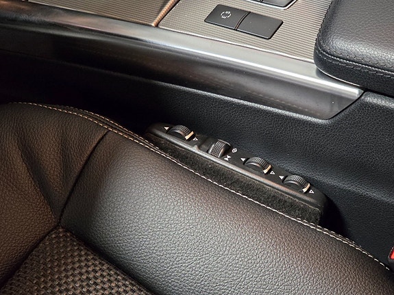 Mercedes-Benz E220 24 of 25