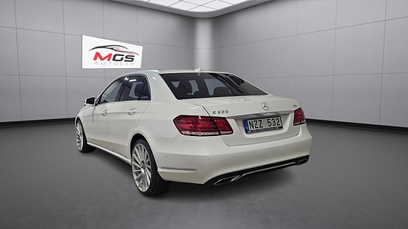 Mercedes-Benz E220 4 of 25
