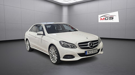Mercedes-Benz E220 2 of 25