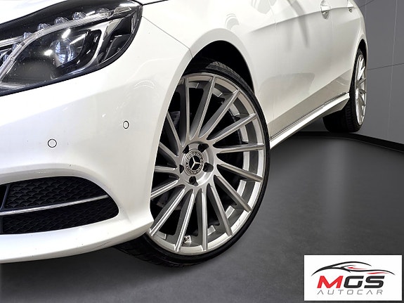 Mercedes-Benz E220 9 of 25