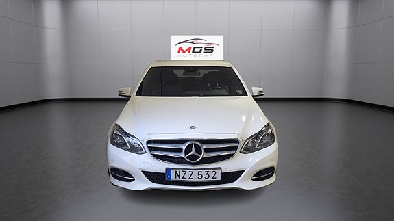 Mercedes-Benz E220 7 of 25
