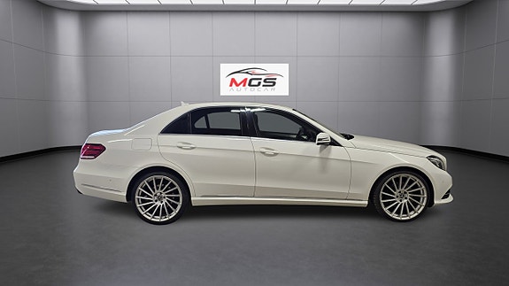Mercedes-Benz E220 5 of 25