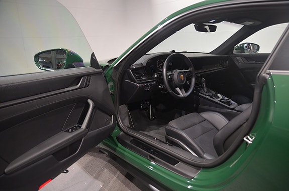 Porsche 911 GT3 9 of 22